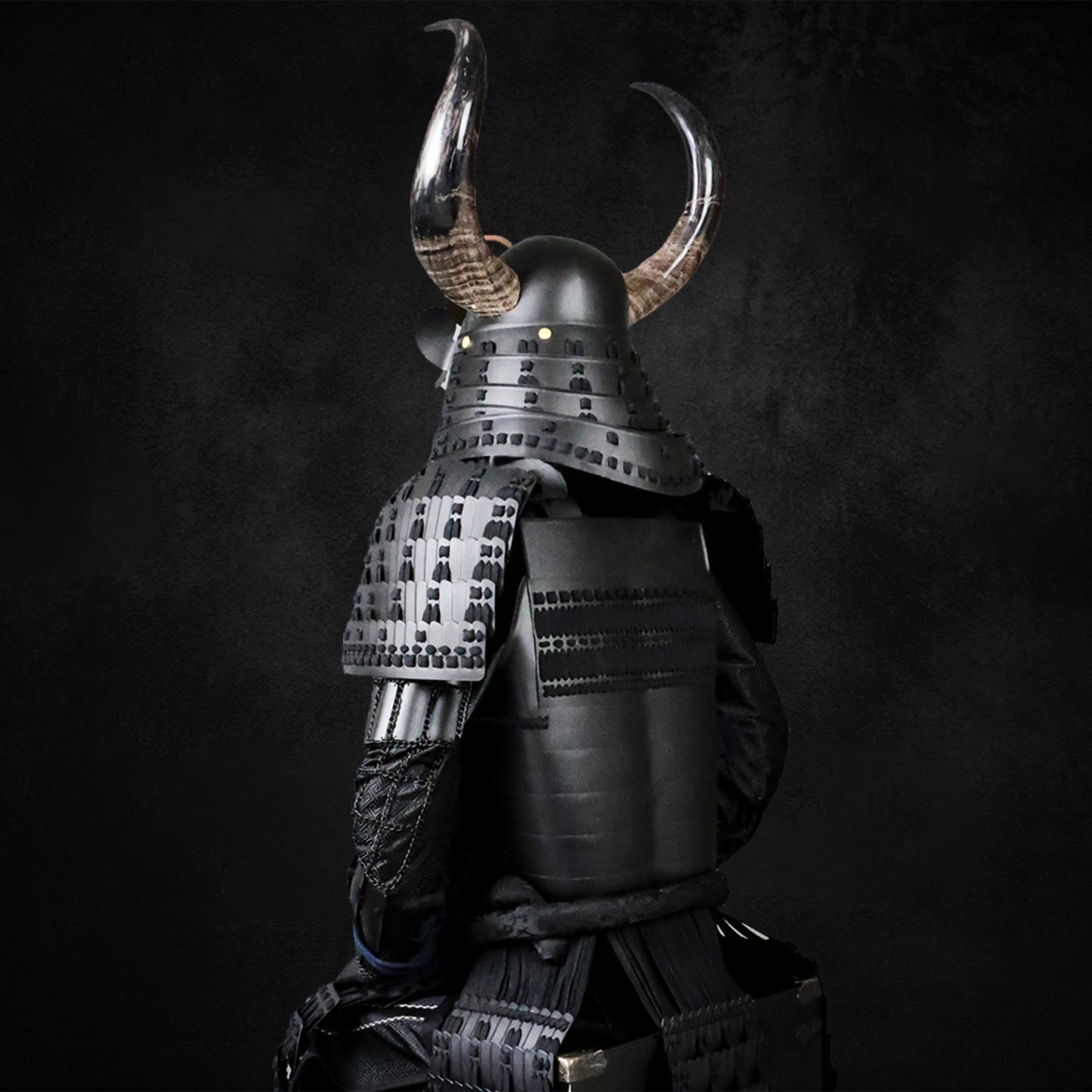 Black Sengoku Period Samurai Armor With Water Buffalo Horns